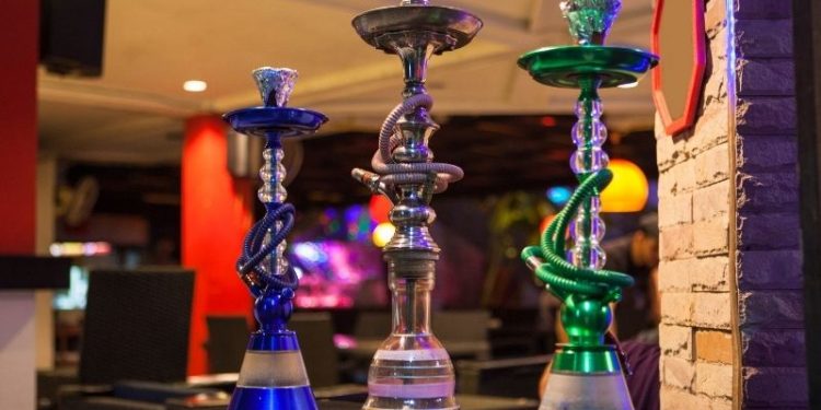 Eigene Shisha-Bar eröffnen: Kosten und Voraussetzungen