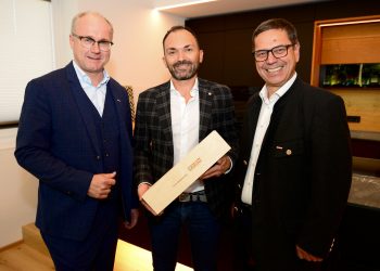 Junges Unternehmen wächst: Tischlerei Eiblhuber eröffnet neuen Schauraum