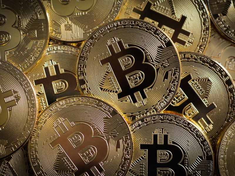 Wie viel geld in bitcoins investieren?