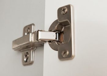 Die Geschichte der Scharniere: Von ihren Anfängen bis zur modernen Anwendung