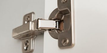 Die Geschichte der Scharniere: Von ihren Anfängen bis zur modernen Anwendung