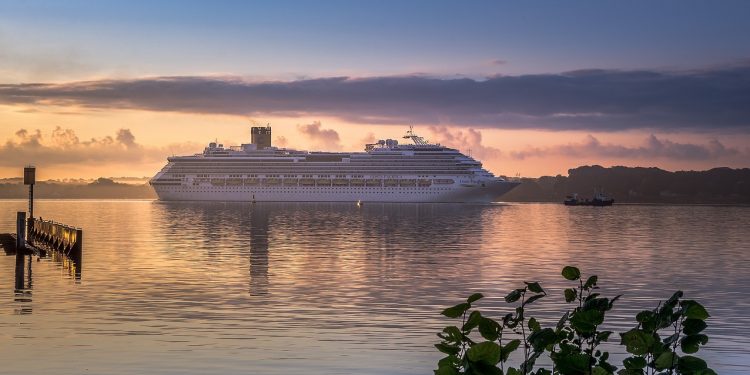 Kreuzfahrtindustrie Eine Reise durch die Welt der schwimmenden Hotel