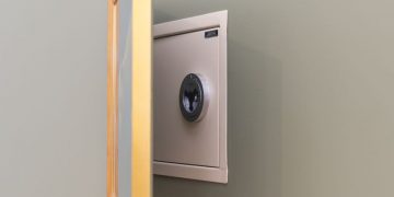 Risiko- und Sicherheitsmanagement: Warum Wandtresore zur Basisausstattung moderner Büros gehören
