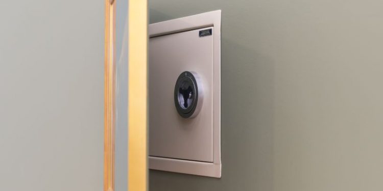 Risiko- und Sicherheitsmanagement: Warum Wandtresore zur Basisausstattung moderner Büros gehören