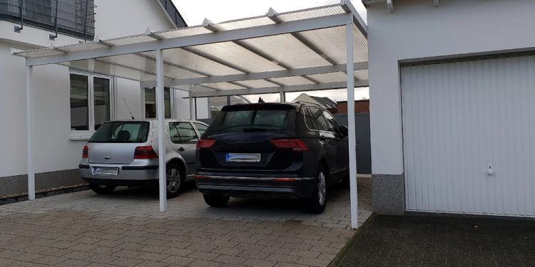 Kunststoffüberdachungen in der Gartenhaus und Carportindustrie