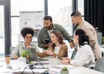 Arbeitsorganisation: Besseres Workspace-Management mit Desk Sharing und Co