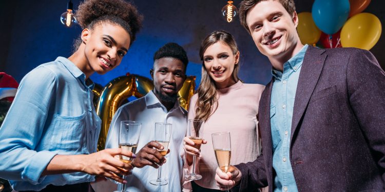 Ratgeber: Mitarbeiterfest organisieren: Tipps & Ideen für ein erfolgreiches Fest